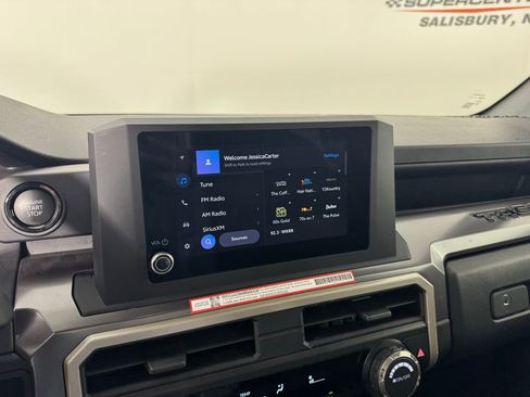 Used 2025 Toyota Tacoma SR5 AWD/4WD image 14