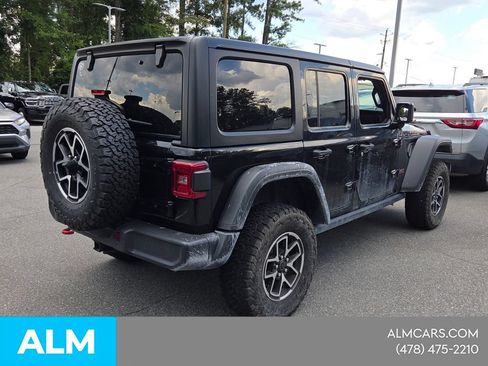 Used 2025 Jeep Wrangler Unlimited Rubicon AWD/4WD image 12
