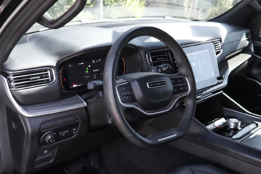 Used 2024 Jeep Wagoneer Series II w/ Flexible Seating Group RWD image 22