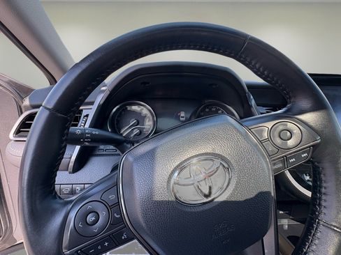 Used 2022 Toyota Camry SE w/ Cold Weather Package image 21