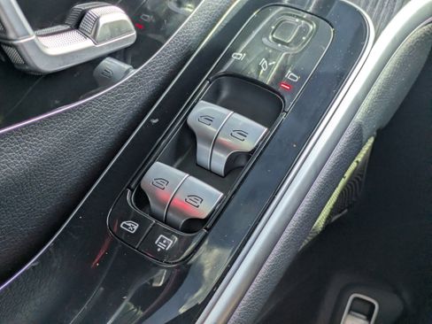 Used 2023 Mercedes-Benz S 500 4MATIC image 30