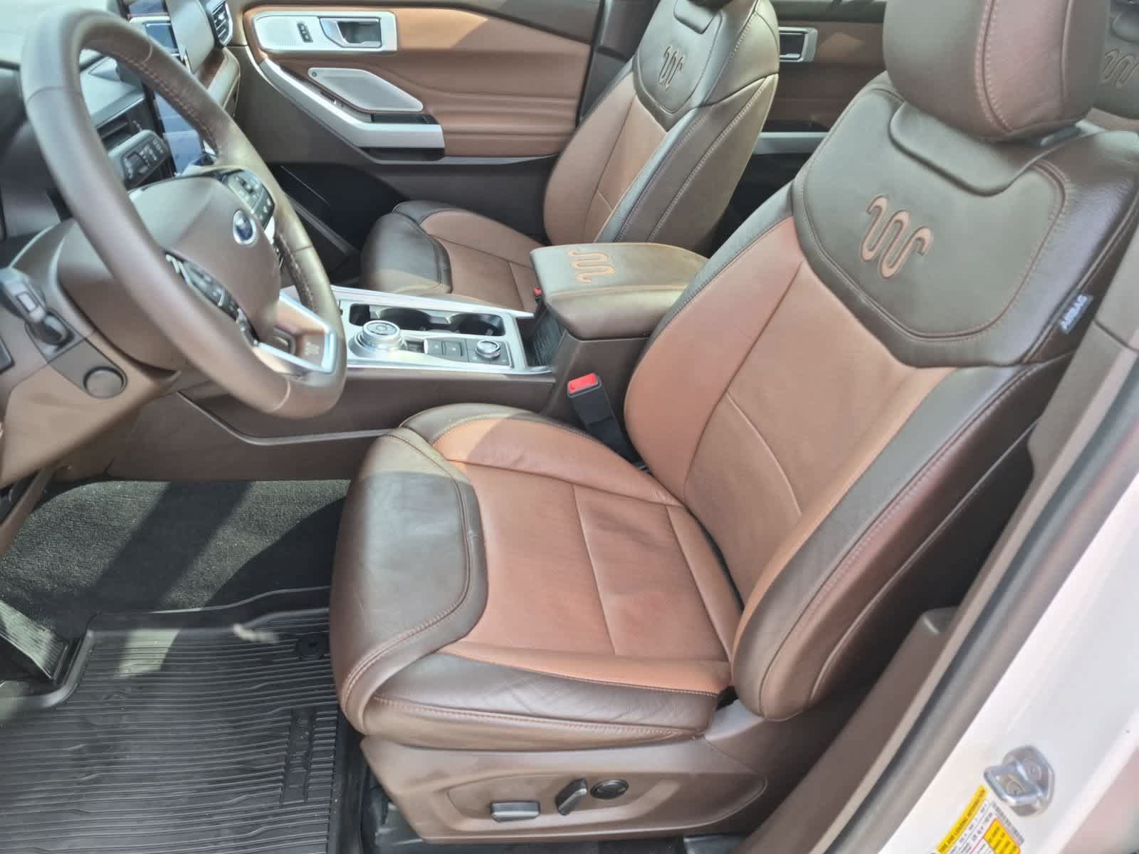 Used 2024 Ford Explorer King Ranch w/ Technology Package AWD/4WD image 16