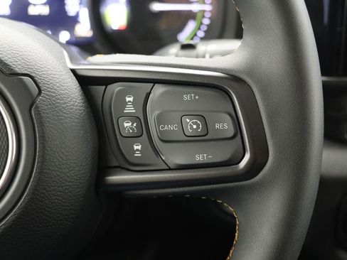 Used 2024 Jeep Wrangler Unlimited AWD/4WD image 20
