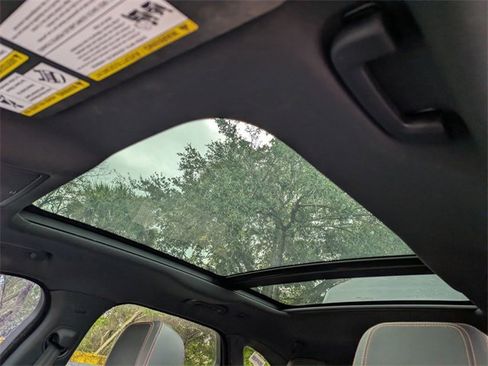 Used 2017 Jaguar F-PACE Prestige image 25