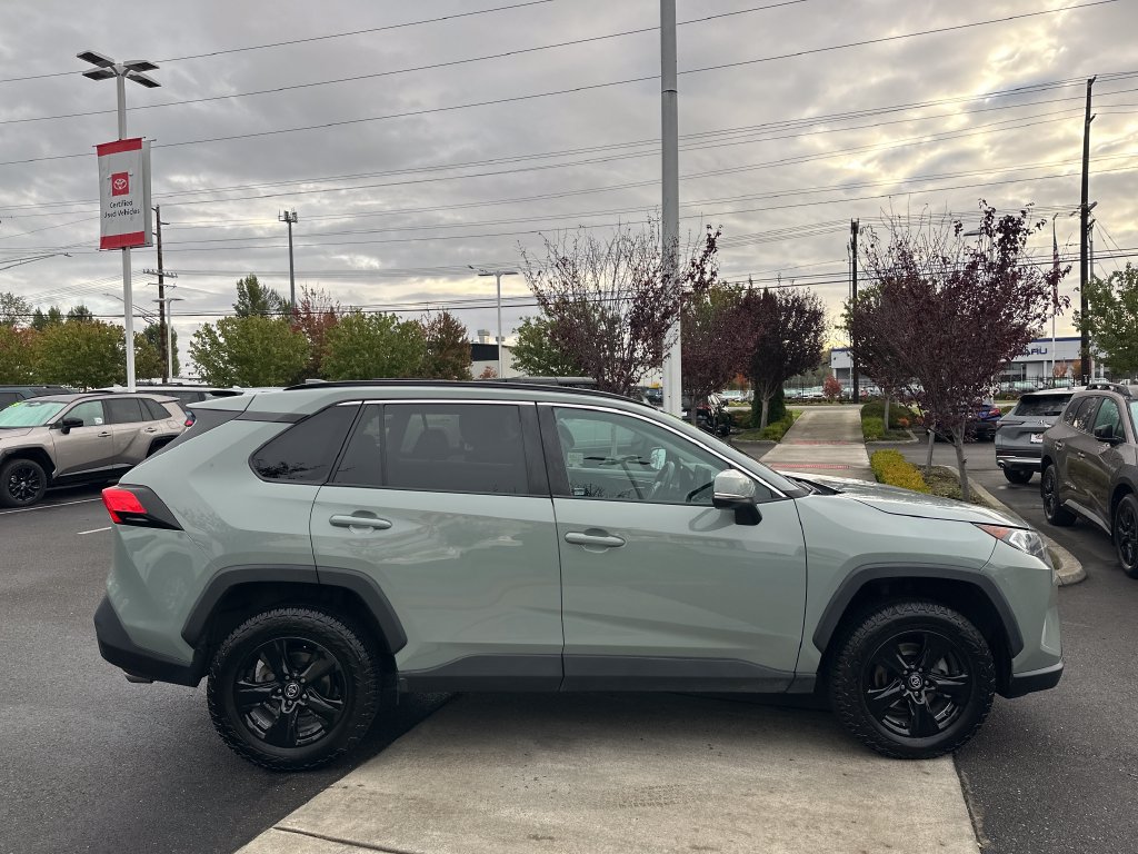 Used 2021 Toyota RAV4 XLE AWD/4WD image 6