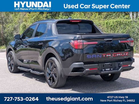 Used 2023 Hyundai Santa Cruz Night AWD/4WD image 3