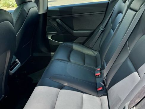Used 2020 Tesla Model 3 Standard Range Plus RWD image 10