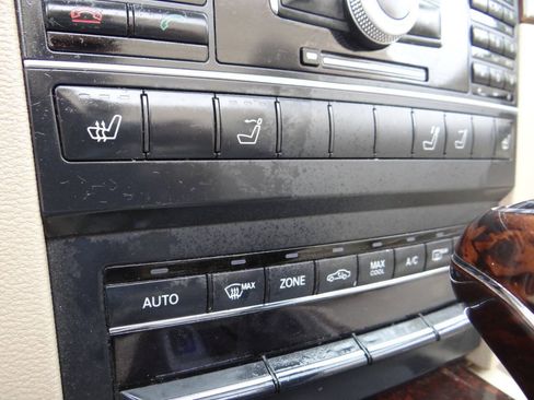 Used 2011 Mercedes-Benz E 350 Cabriolet w/ Premium 1 Pkg image 17