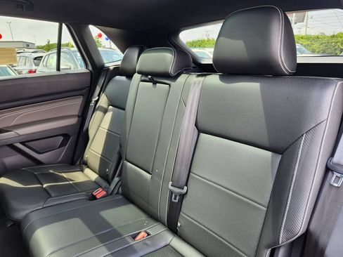 Used 2023 Volkswagen Atlas Cross Sport SE w/ Panoramic Sunroof Package AWD/4WD image 11
