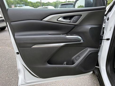 Used 2024 Chevrolet Traverse LT FWD image 8