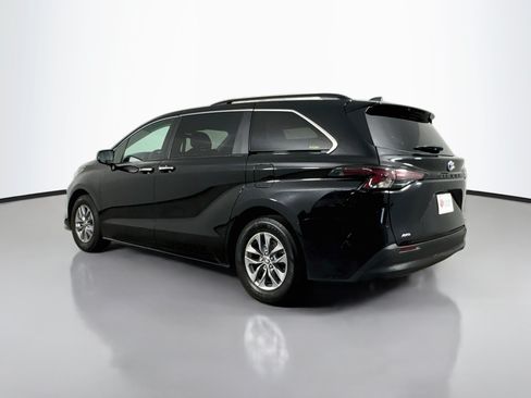 Certified 2024 Toyota Sienna XLE w/ XLE Plus Package AWD/4WD image 5