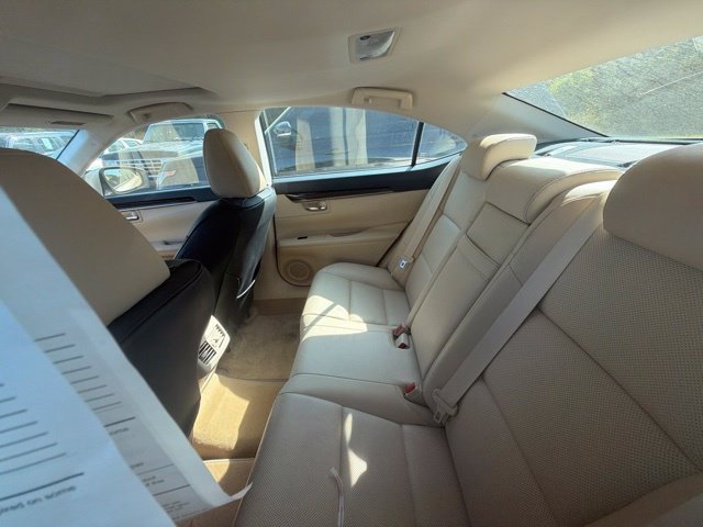 Used 2015 Lexus ES 350 w/ Luxury Package FWD image 13
