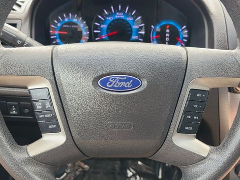 Used 2010 Ford Fusion SE FWD image 4