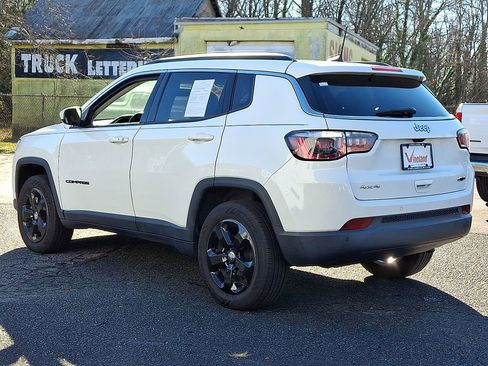 Used 2019 Jeep Compass Latitude w/ Cold Weather Group image 4