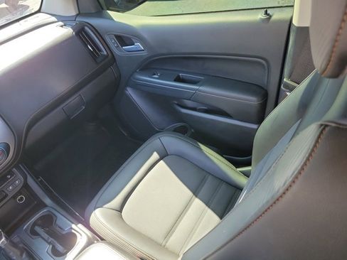 Used 2022 GMC Canyon AT4 w/ Trailering Package image 4