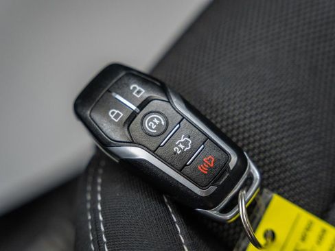 Used 2017 Ford Mustang V6 image 35