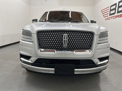 Used 2019 Lincoln Navigator Reserve AWD/4WD image 4