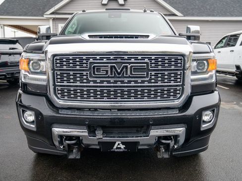 Used 2018 GMC Sierra 2500 Denali w/ Duramax Plus Package image 10