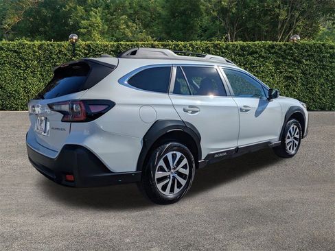 Used 2024 Subaru Outback Premium image 4