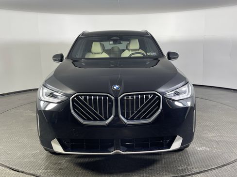 Used 2025 BMW X3 xDrive30i w/ Premium Package image 2