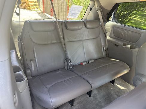 Used 2005 Toyota Sienna FWD image 21