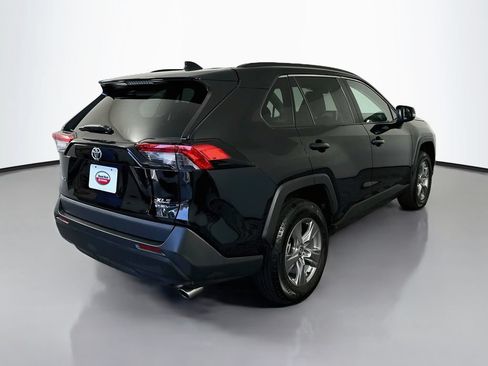 Used 2025 Toyota RAV4 XLE AWD/4WD image 5