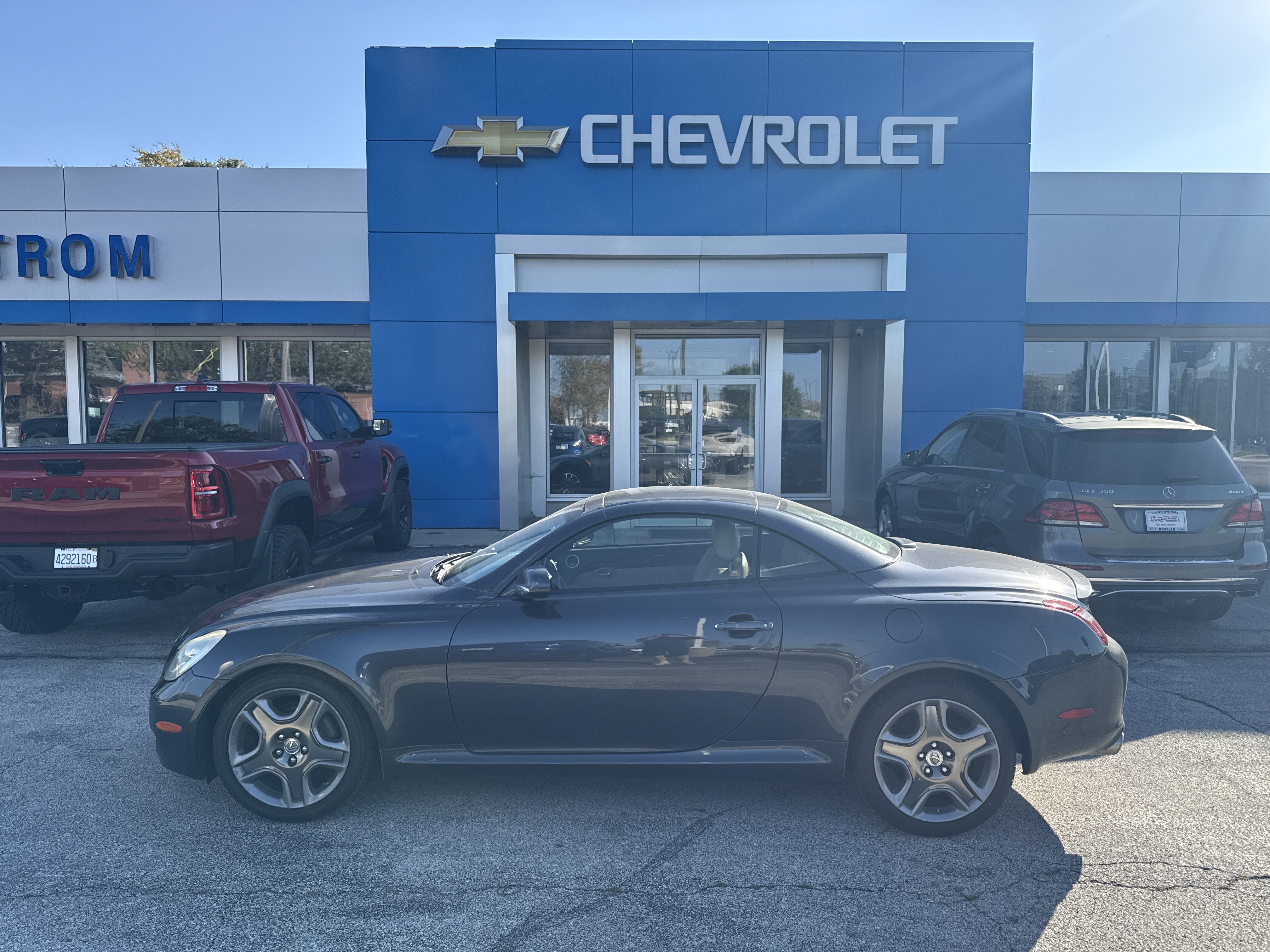 Used 2007 Lexus SC 430 Convertible w/ Preferred Accessory Pkg RWD image 2
