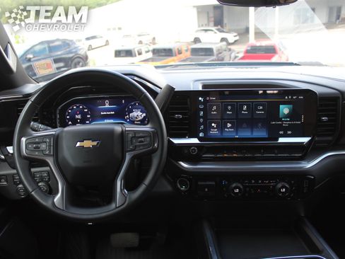 Used 2024 Chevrolet Silverado 2500 High Country w/ Technology Package AWD/4WD image 13