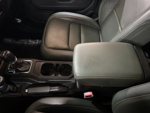 Used 2024 Jeep Wrangler High Altitude AWD/4WD image 30