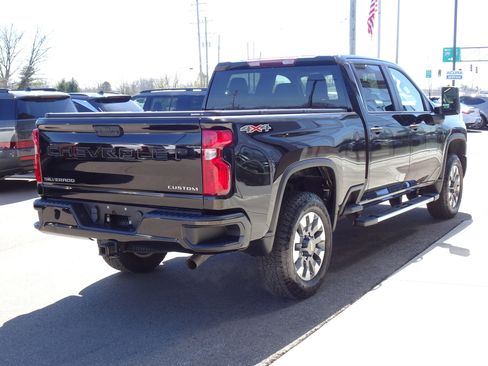 Used 2024 Chevrolet Silverado 2500 Custom w/ Custom Convenience Package image 5
