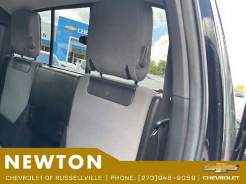Used 2022 Toyota Tacoma SR5 w/ SR5 Appearance Package (SM) AWD/4WD image 26