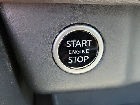 Used 2023 Nissan Rogue SV FWD image 26