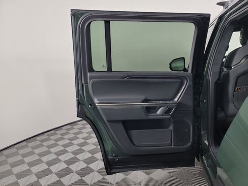 Used 2024 Rivian R1S Adventure AWD/4WD image 17