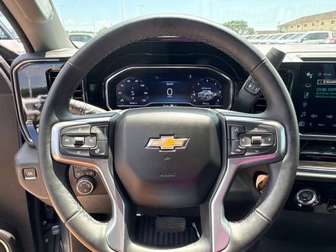 Used 2024 Chevrolet Silverado 1500 LT AWD/4WD image 18