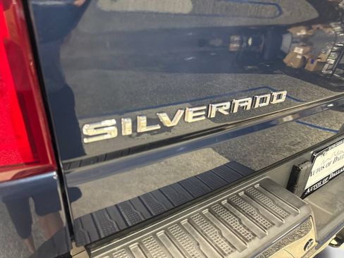 Used 2023 Chevrolet Silverado 1500 High Country w/ Technology Package AWD/4WD image 23