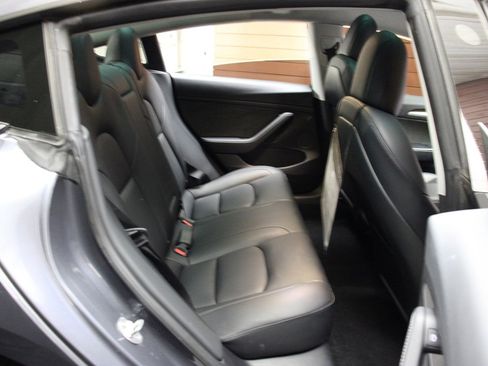 Used 2023 Tesla Model 3 Standard Range image 52