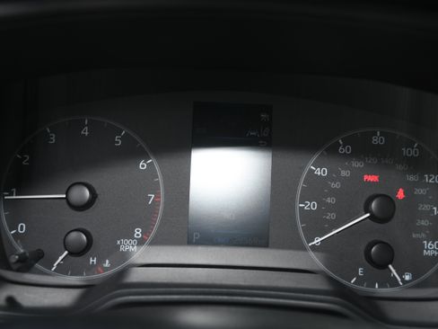 Used 2024 Toyota Corolla SE image 13