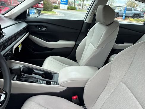 Used 2025 Honda Accord LX image 13