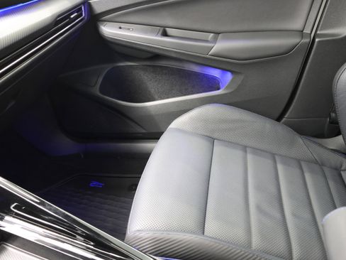 Used 2024 Volkswagen Golf R image 13