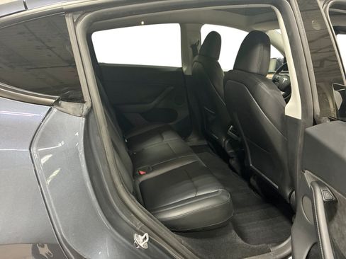 Certified 2023 Tesla Model Y Long Range AWD/4WD image 11