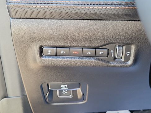 Used 2026 Jeep Cherokee Limited AWD/4WD image 21