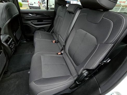 Used 2025 Jeep Grand Cherokee Laredo X w/ Luxury Tech Group I image 24