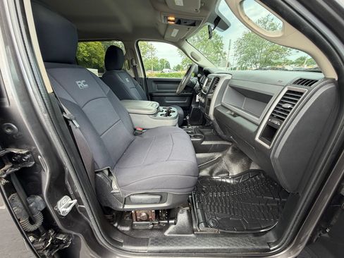 Used 2018 RAM 3500 Tradesman w/ Chrome Appearance Group AWD/4WD image 19