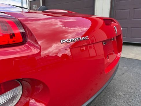 Used 2006 Pontiac Solstice Convertible w/ Premium Package RWD image 28
