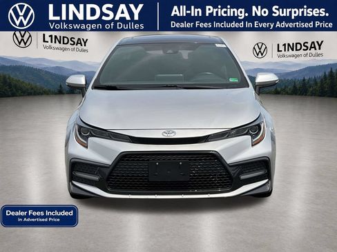 Used 2021 Toyota Corolla SE w/ SE Premium Package FWD image 3