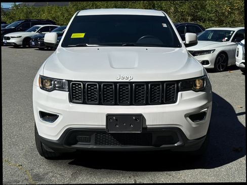 Used 2022 Jeep Grand Cherokee Laredo X image 39