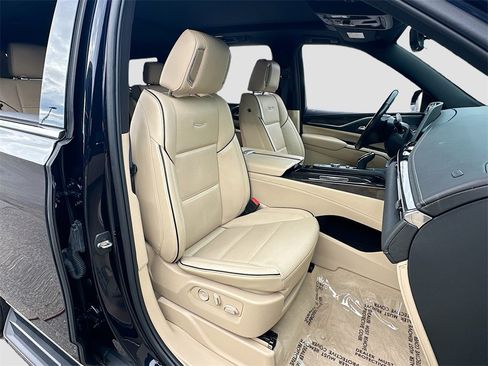 Used 2023 Cadillac Escalade Premium Luxury w/ LPO, Radiant Package image 31