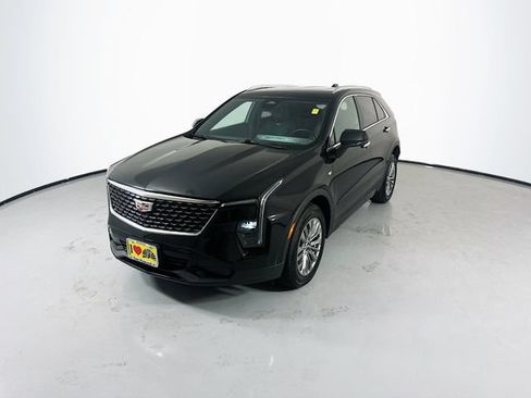 Used 2024 Cadillac XT4 Premium Luxury AWD/4WD image 5
