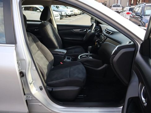 Used 2016 Nissan Rogue S FWD image 16