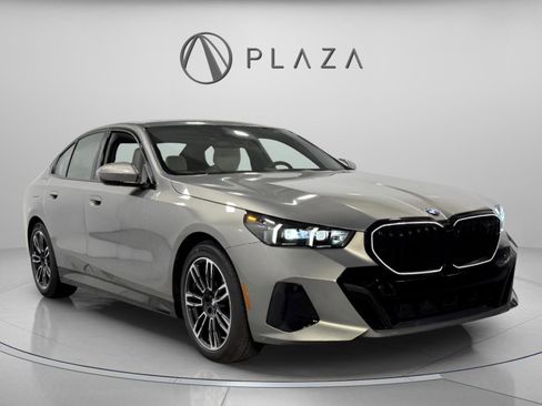 New 2026 BMW 530i xDrive w/ M Sport Package image 7